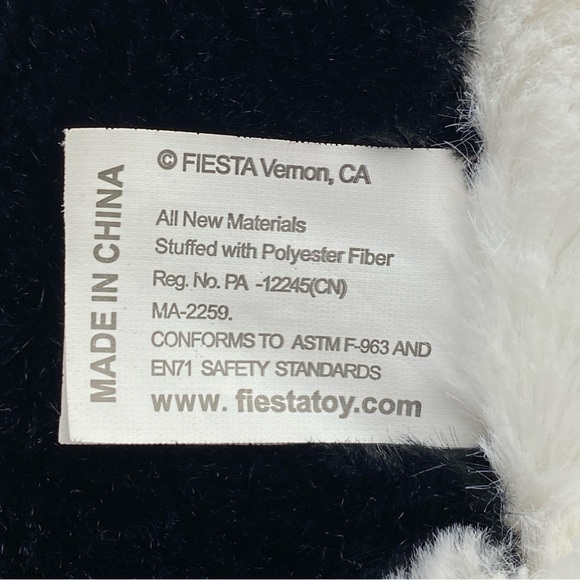 Fiesta Large King Penguin Plush Canada's Wonderland 16.5 inches - Picture 11 of 11